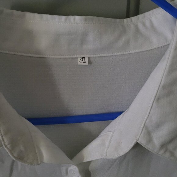 NWOT Lovely White Button Up Shirt with Large Pastel Butterfly Plus Size 3X - Picture 4 of 5